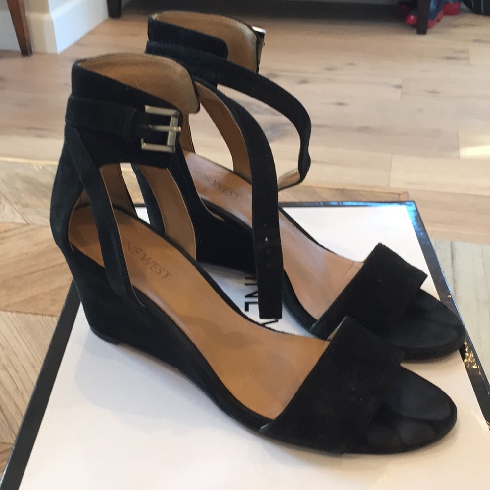 Nine West black suede wedges